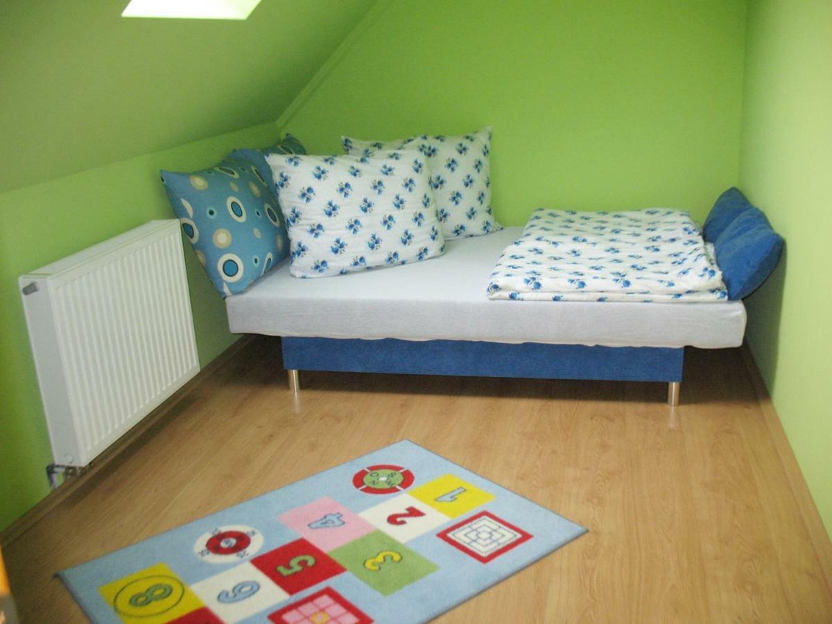 Menyhart Apartman Gyenesdiason 6 Fo Reszere Екстериор снимка